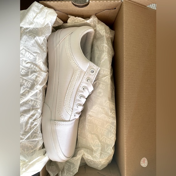 Brand New Old Skool Canvas Vans - Picture 5 of 9